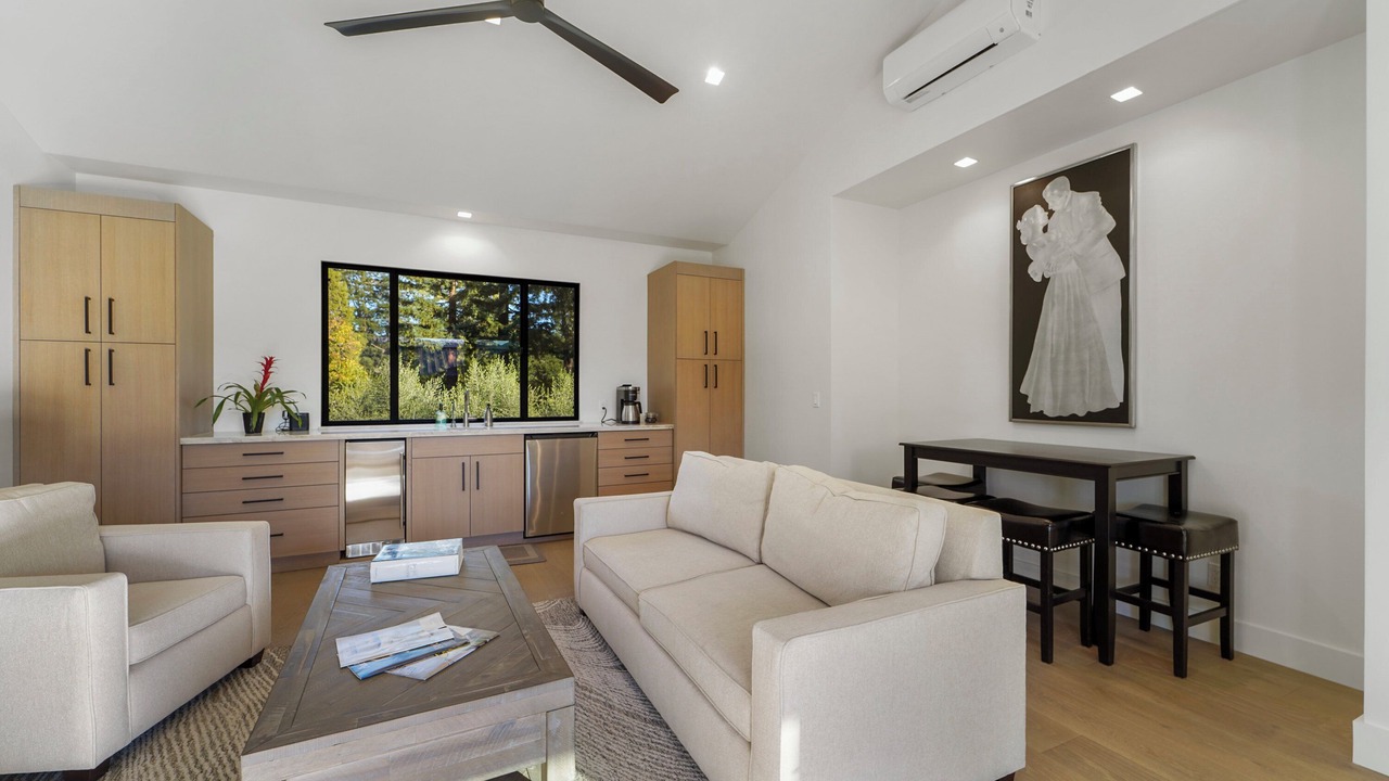 Photo of Livingroom in Napa