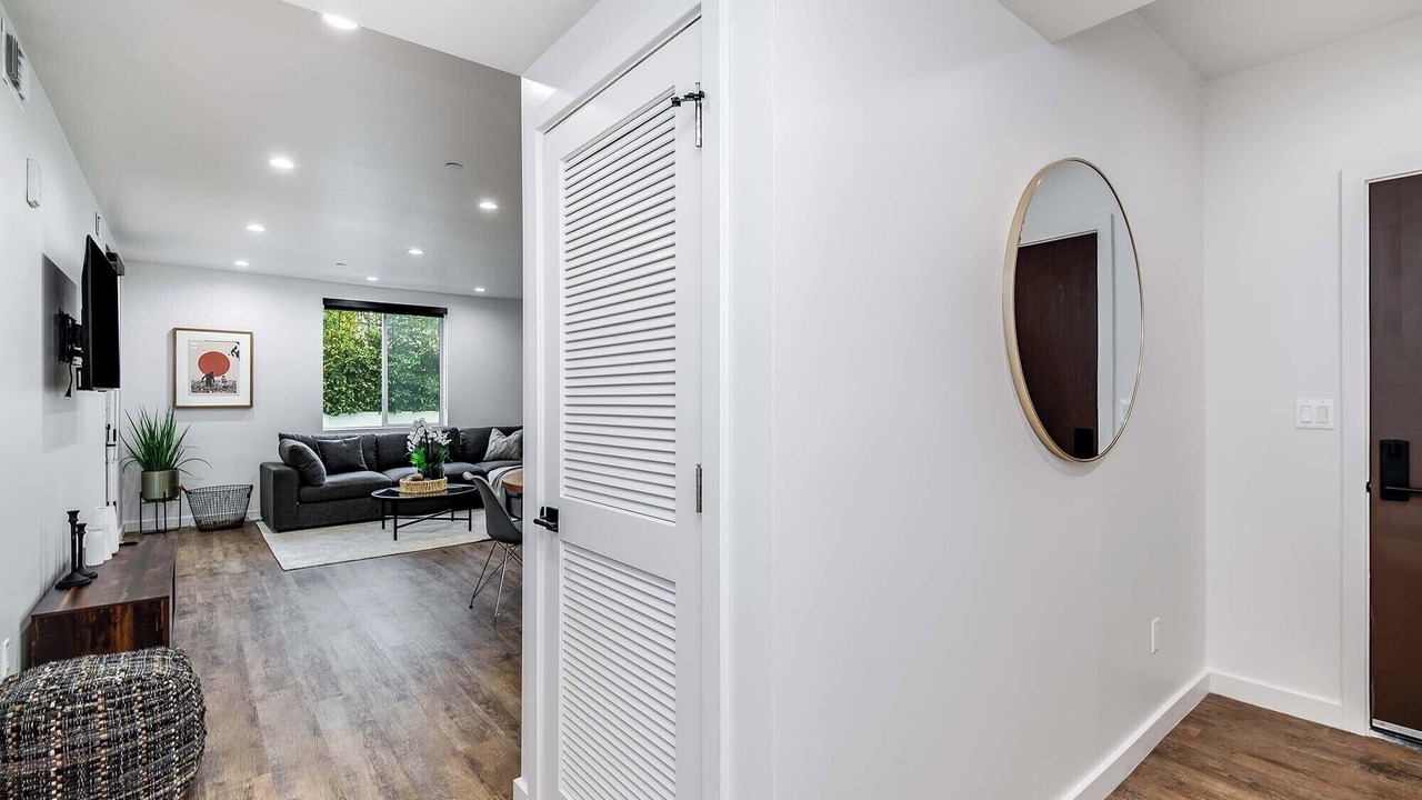 Photo of Livingroom in Beverly Grove