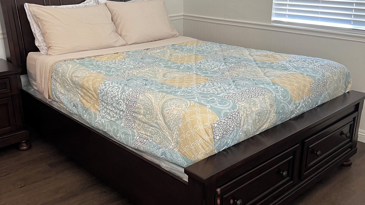 Photo of Bedroom in Lake Elsinore
