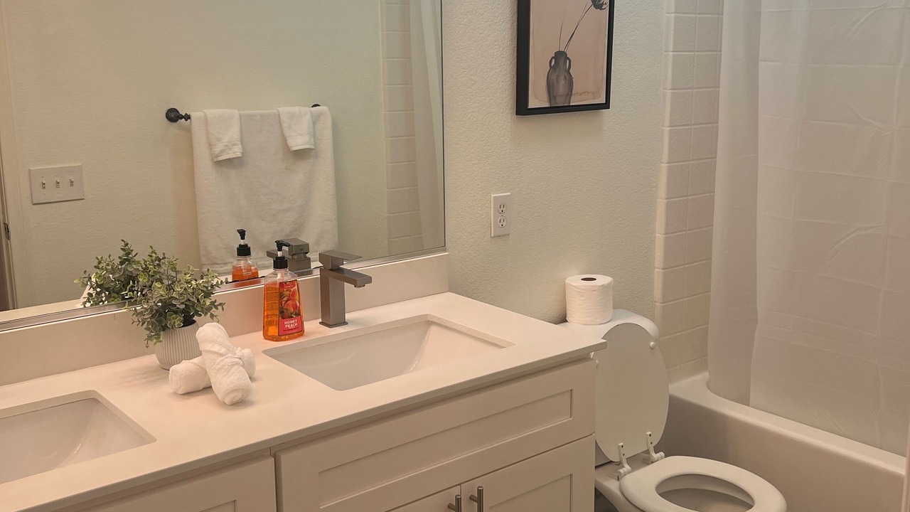 Photo of Bathroom in Lake Elsinore