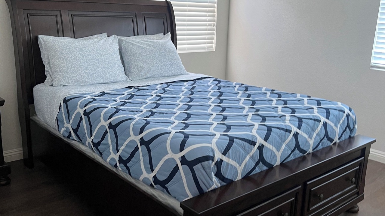 Photo of Bedroom in Lake Elsinore