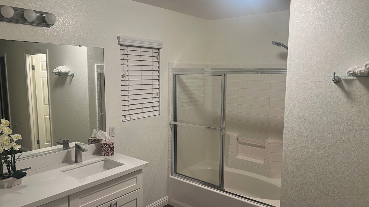 Photo of Bathroom in Lake Elsinore
