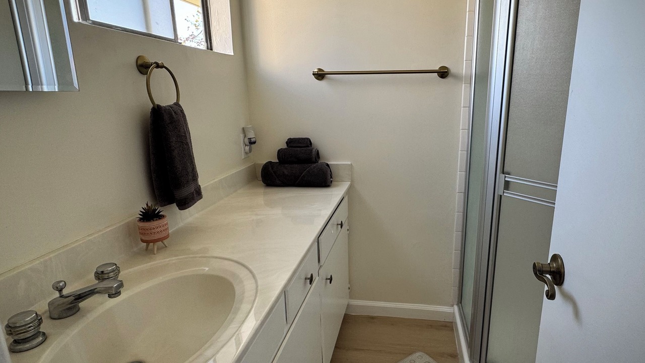 Photo of Bathroom in Del Aire