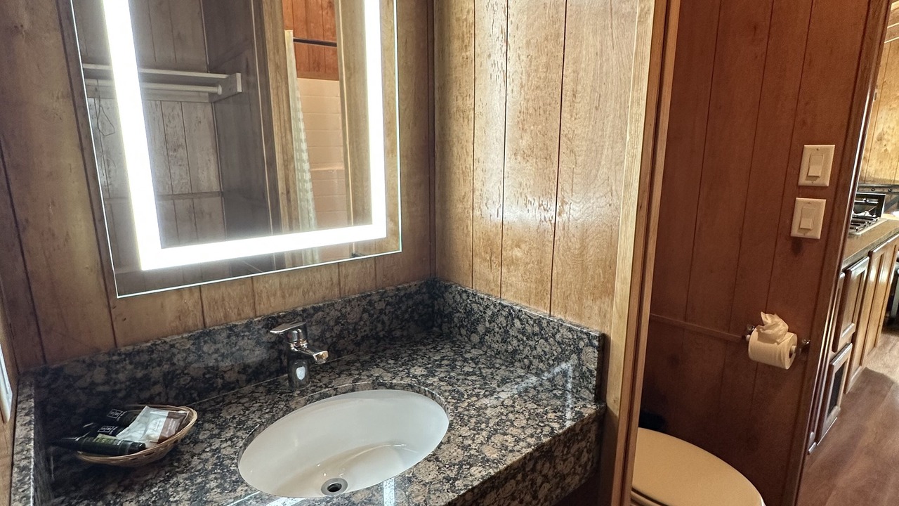 Photo of Bathroom in Incline
