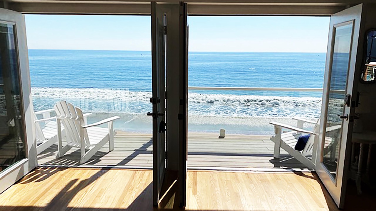 Photo of Livingroom in Eastern Malibu