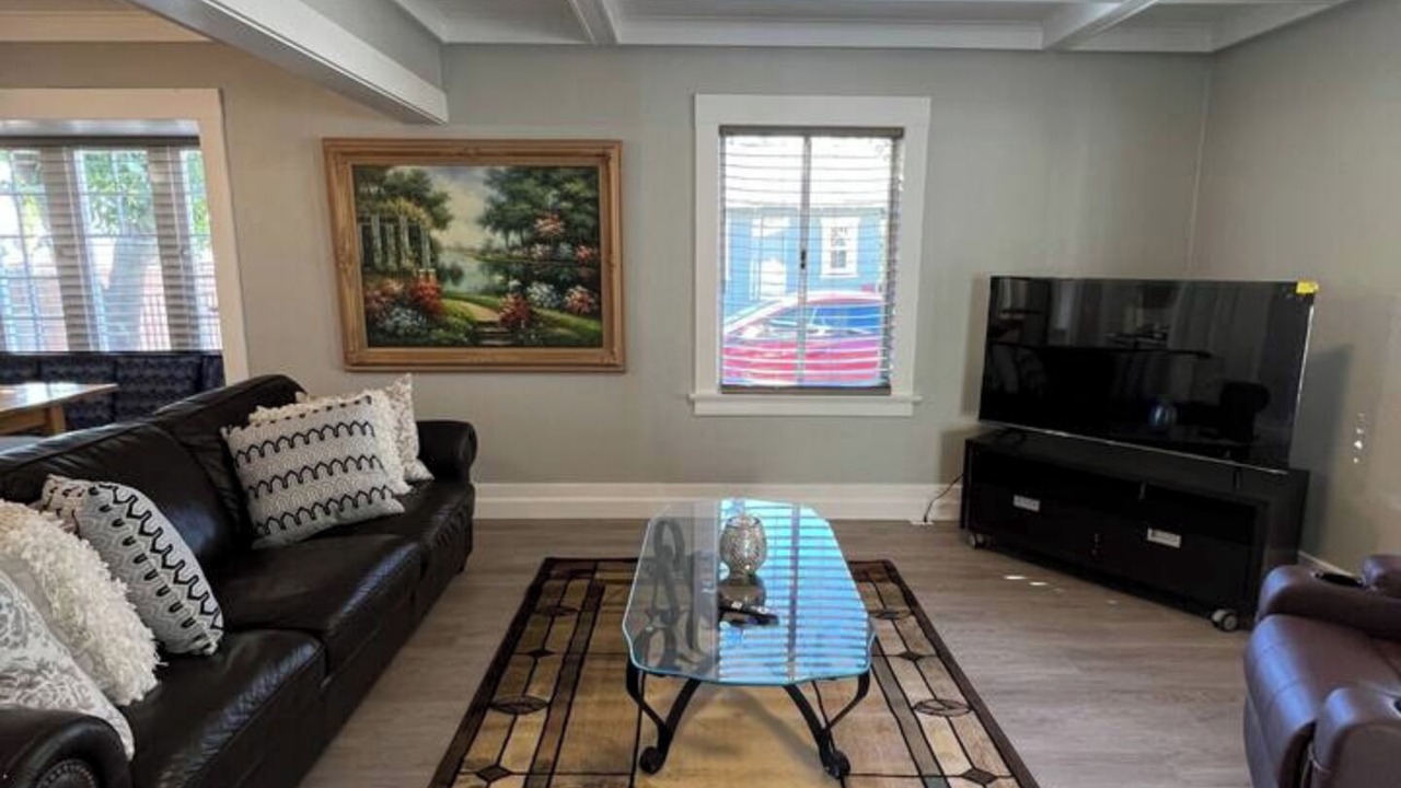 Photo of Livingroom in Mid Central