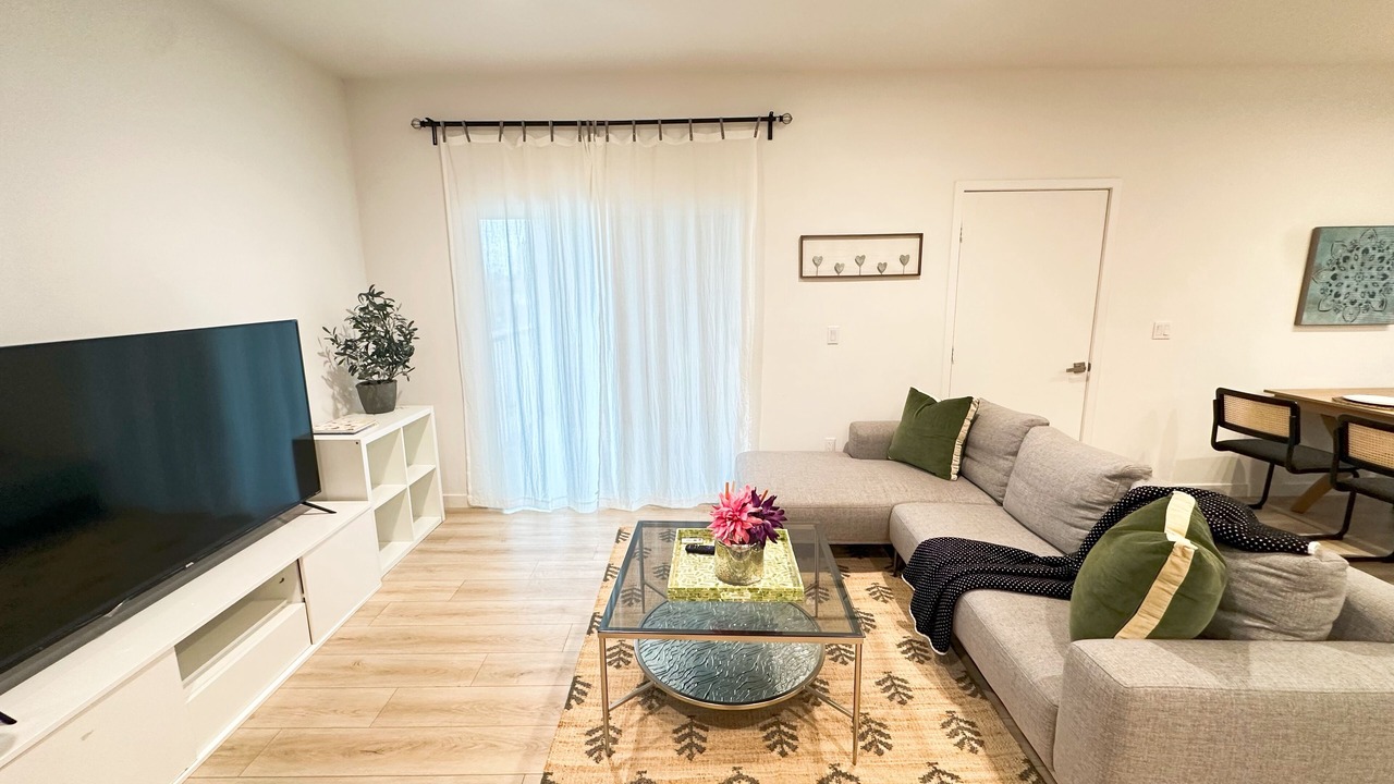 Photo of Livingroom in Westmont