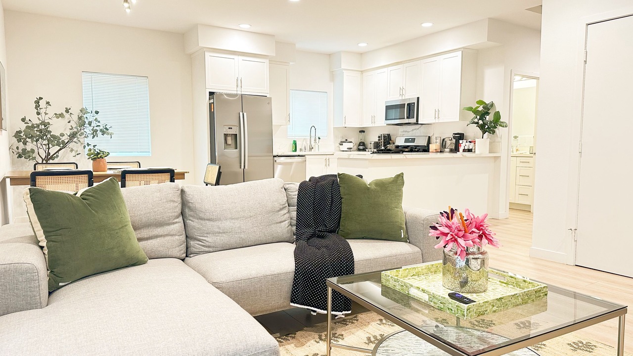 Photo of Livingroom in Westmont