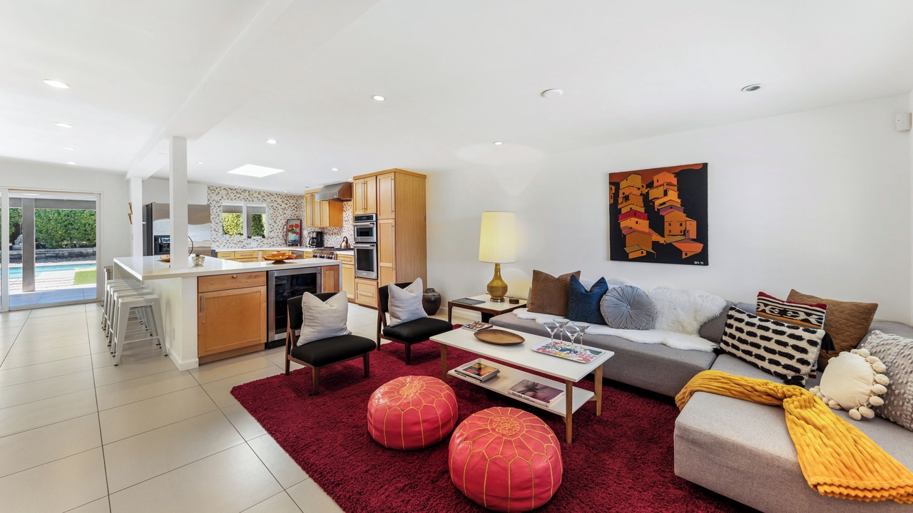 Photo of Livingroom in Cathedral City Cove
