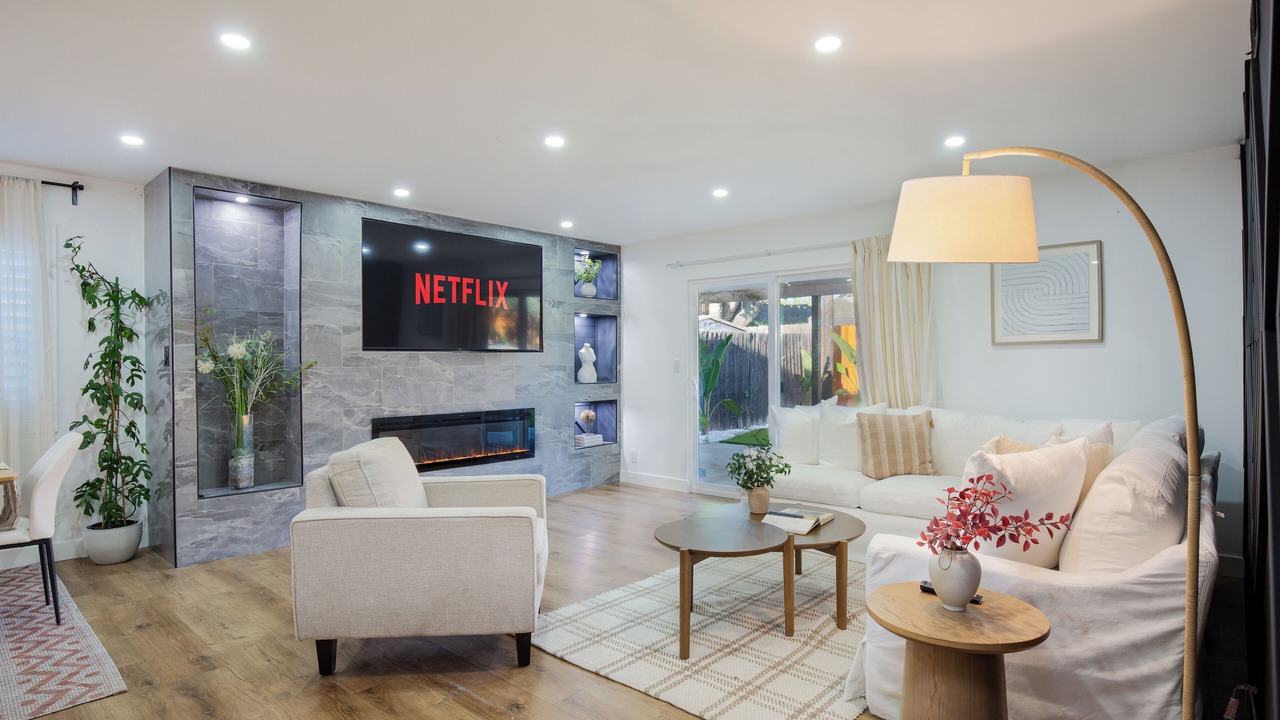 Photo of Livingroom in Midway City