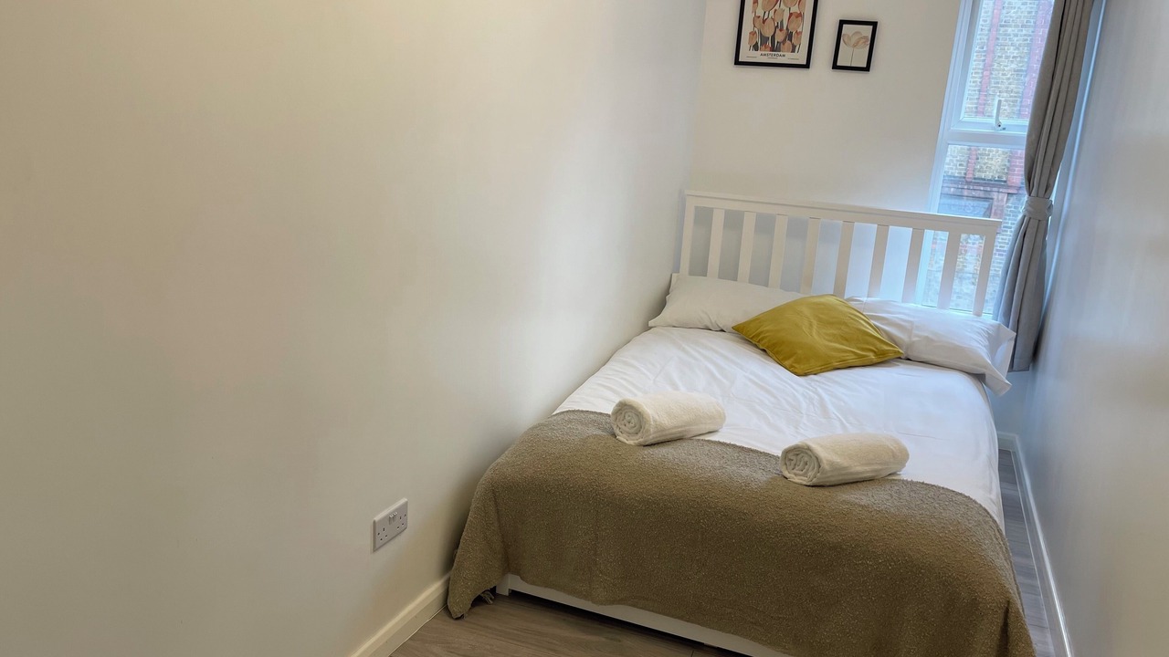 Photo of Bedroom in Tottenham Green