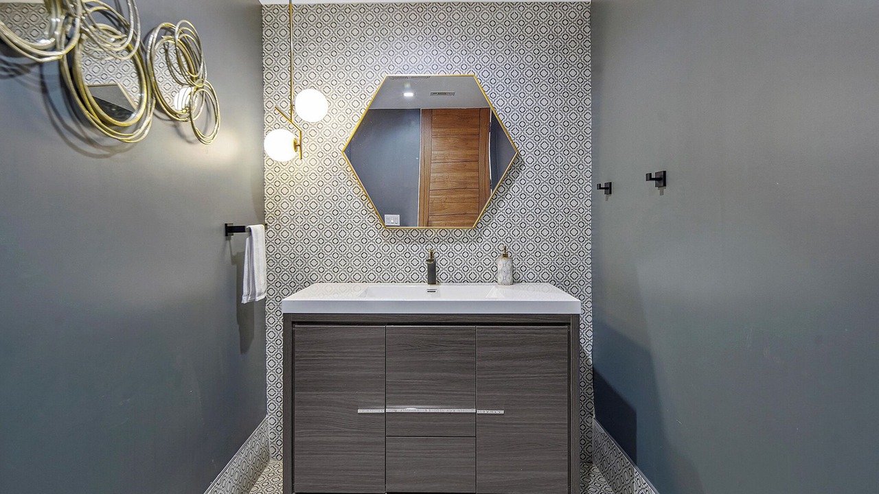 Photo of Bathroom in Encino