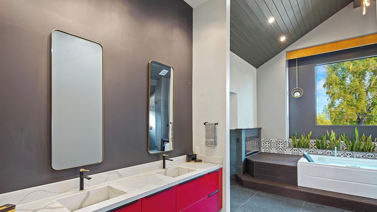 Photo of Bathroom in Encino