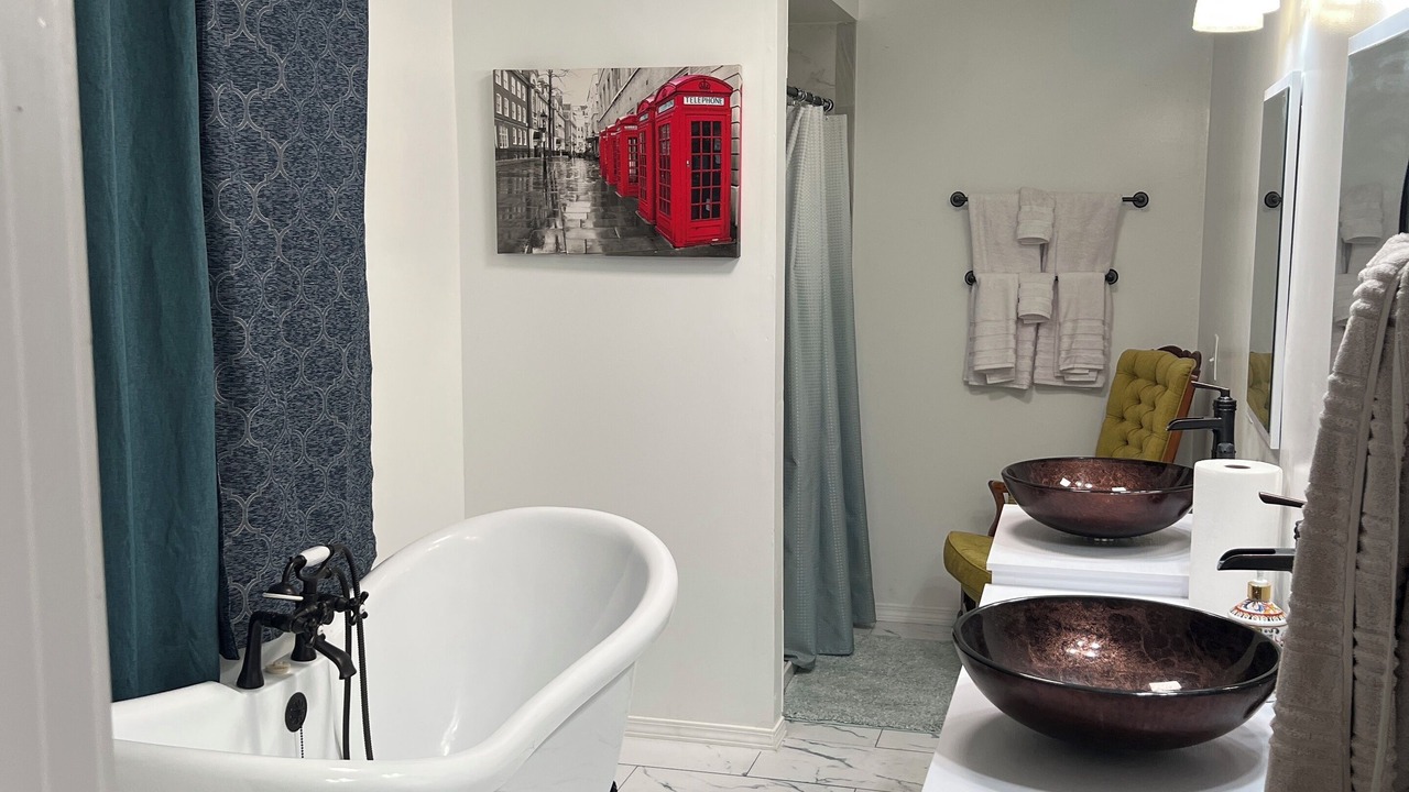 Photo of Bathroom in Newhall