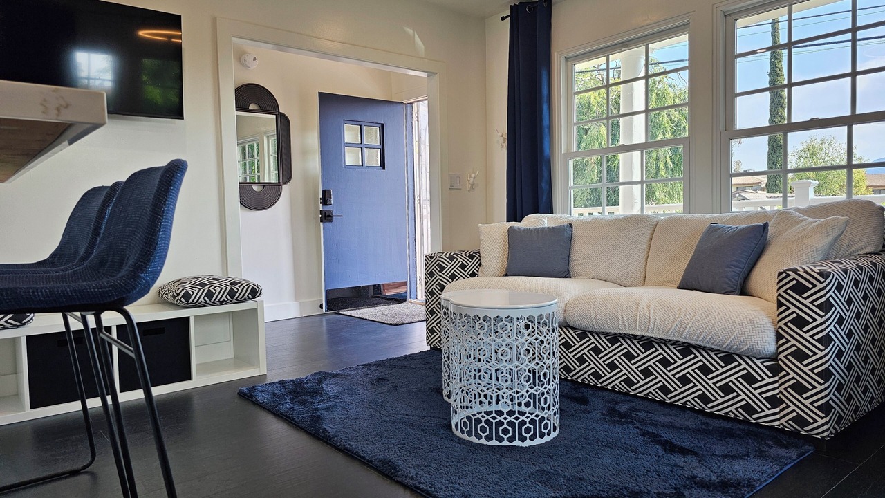 Photo of Livingroom in Sunland-Tujunga
