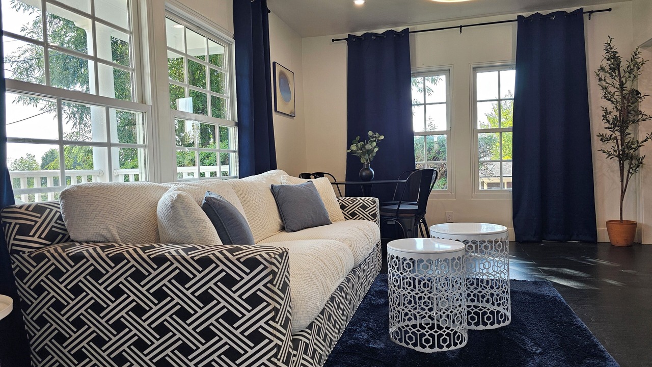 Photo of Livingroom in Sunland-Tujunga