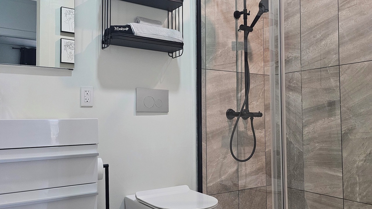 Photo of Bathroom in Sunland-Tujunga