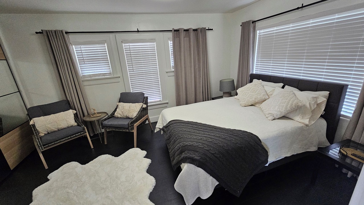 Photo of Bedroom in Sunland-Tujunga