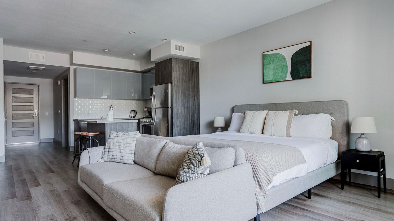 Photo of Bedroom in Mid-Wilshire