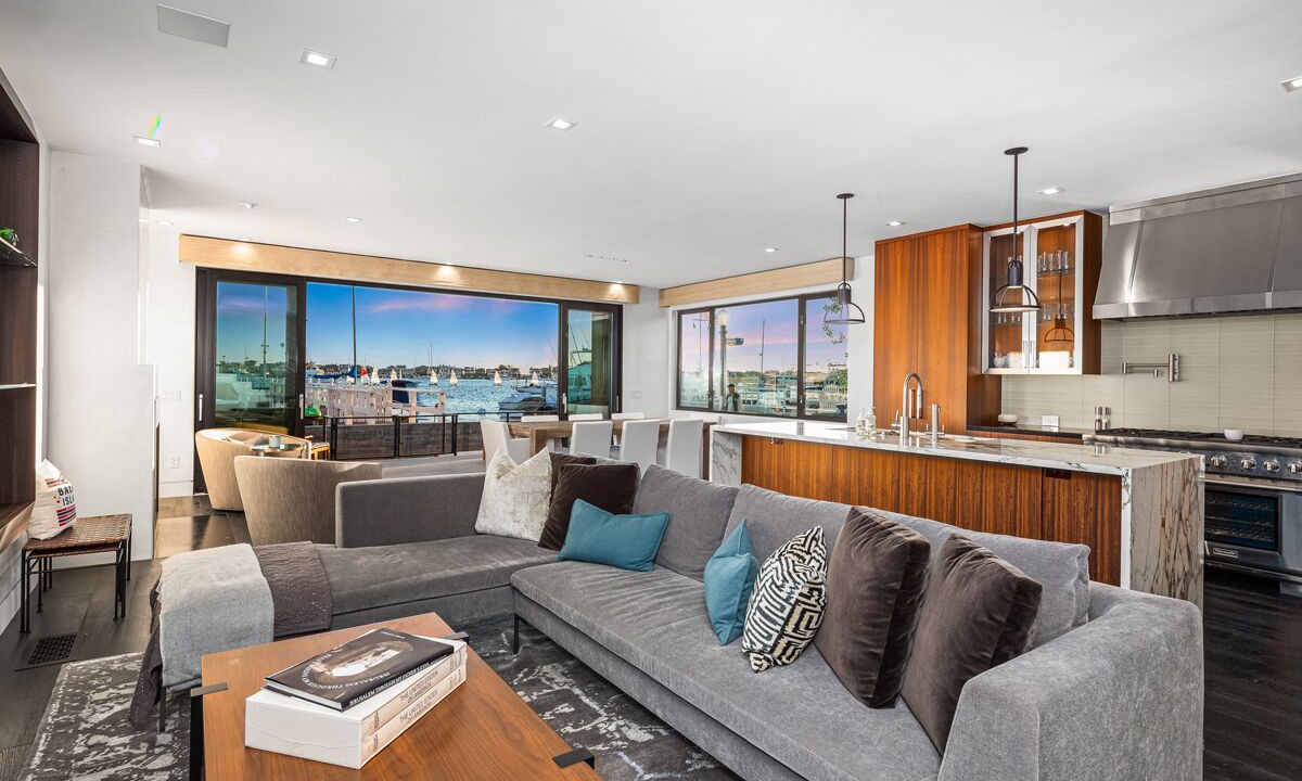 Photo of Livingroom in Balboa Island