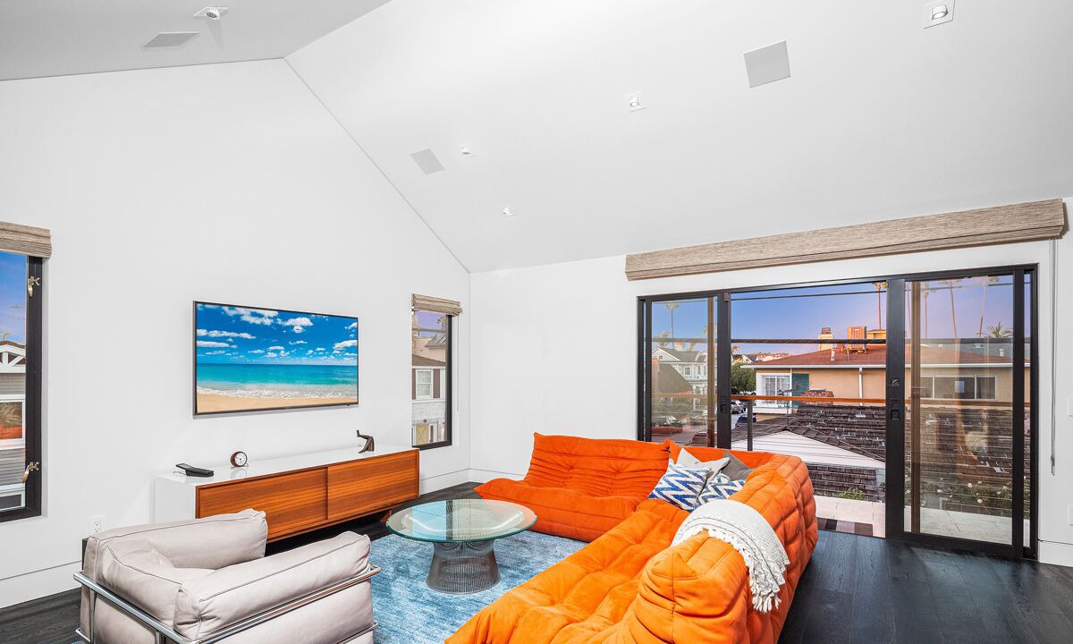 Photo of Livingroom in Balboa Island