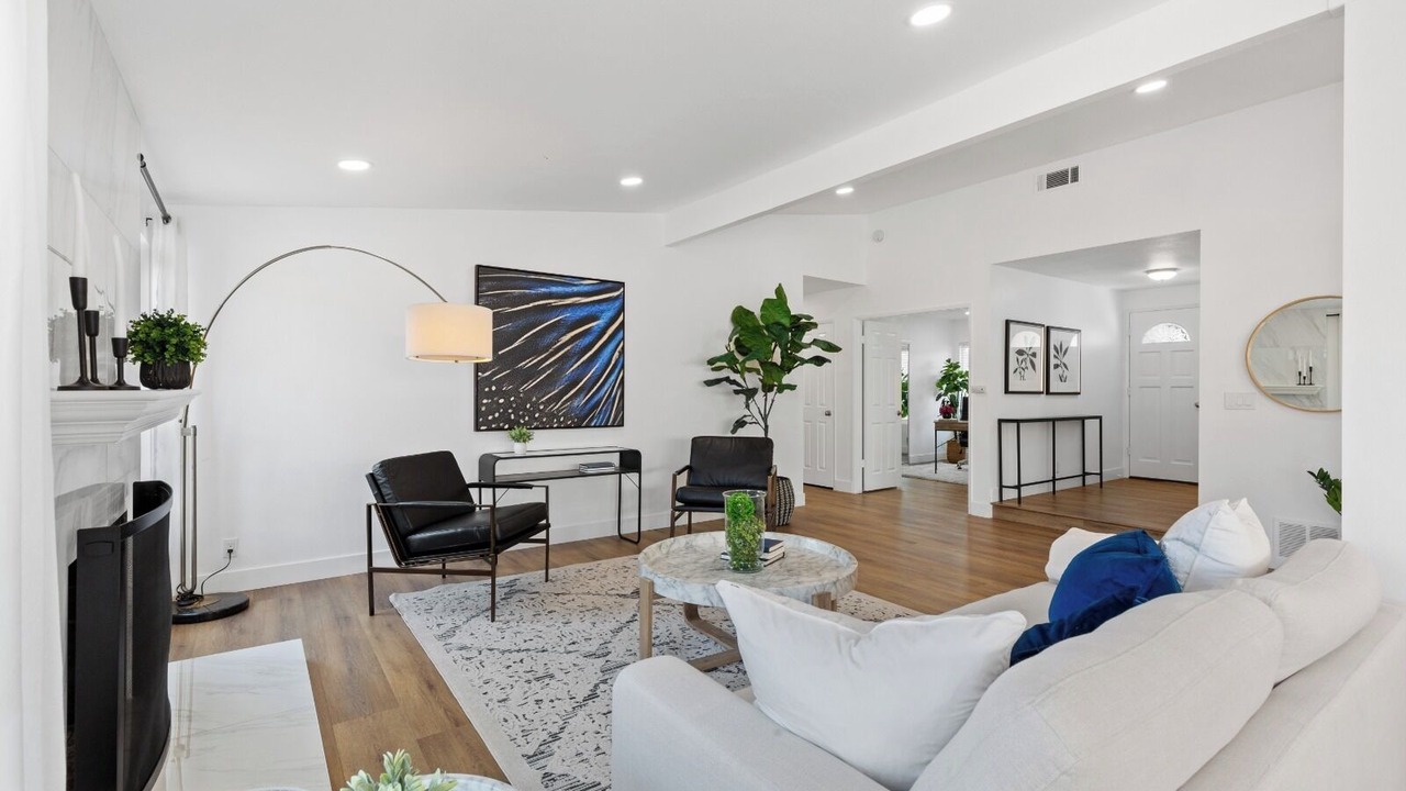 Photo of Livingroom in Fountain Valley