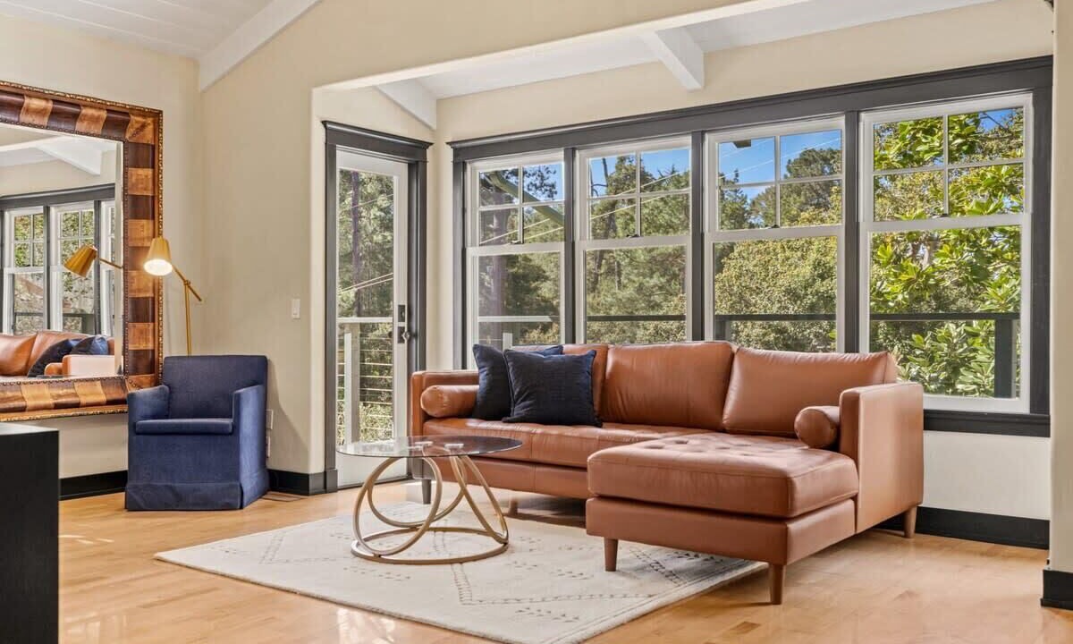 Photo of Livingroom in Monterey