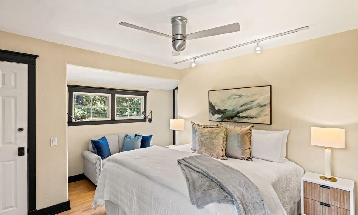 Photo of Bedroom in Monterey