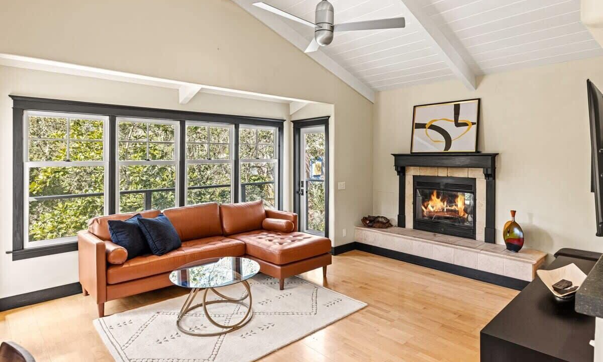 Photo of Livingroom in Monterey