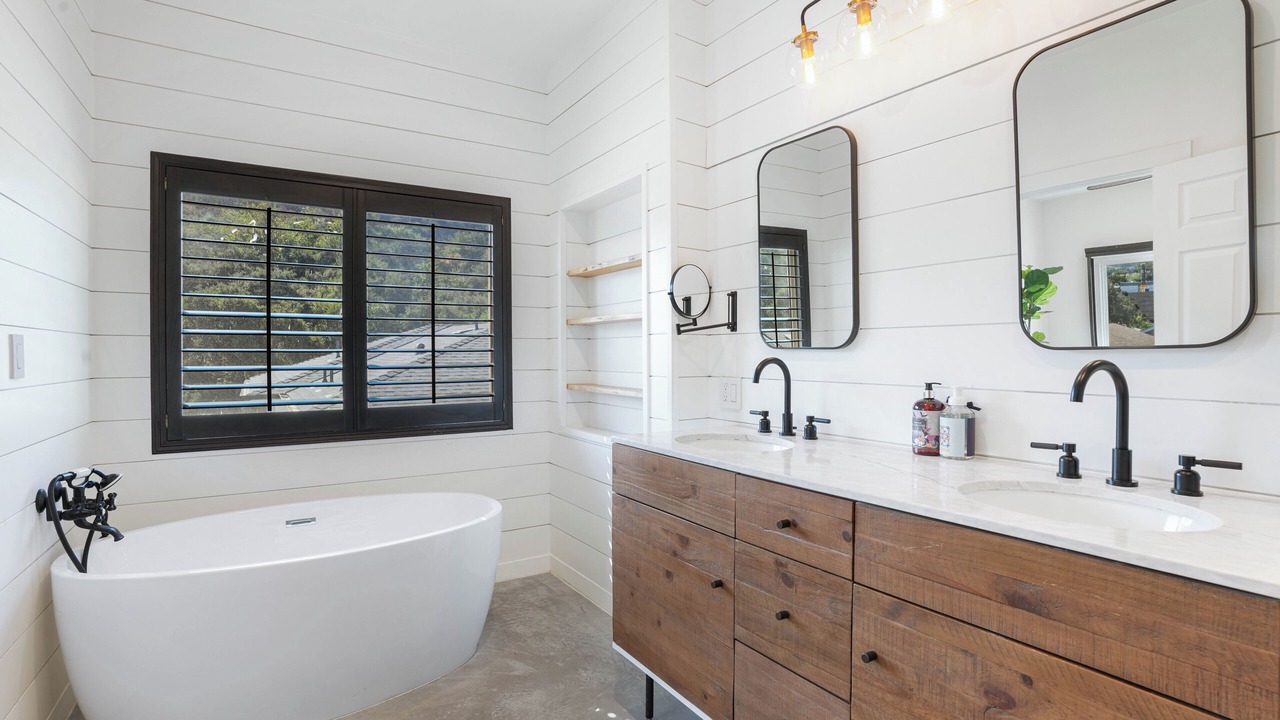Photo of Bathroom in Crescenta Highlands