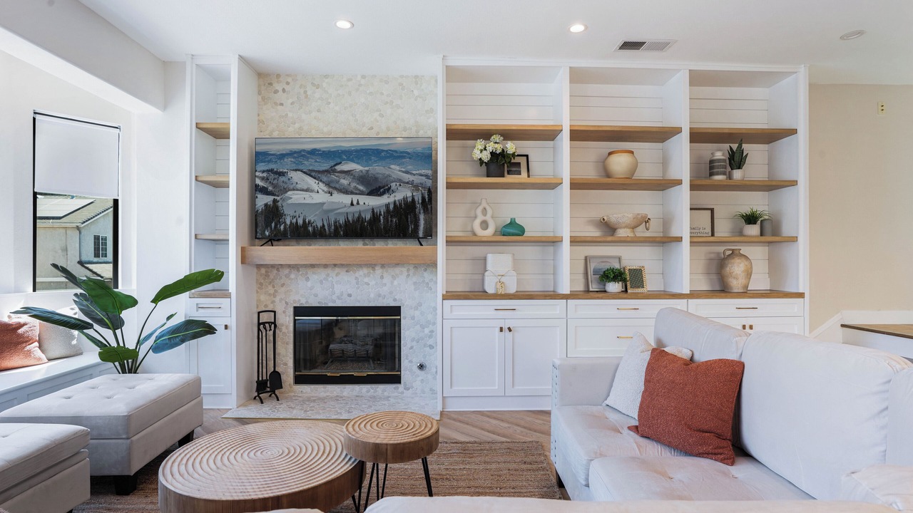 Photo of Livingroom in Crescenta Highlands