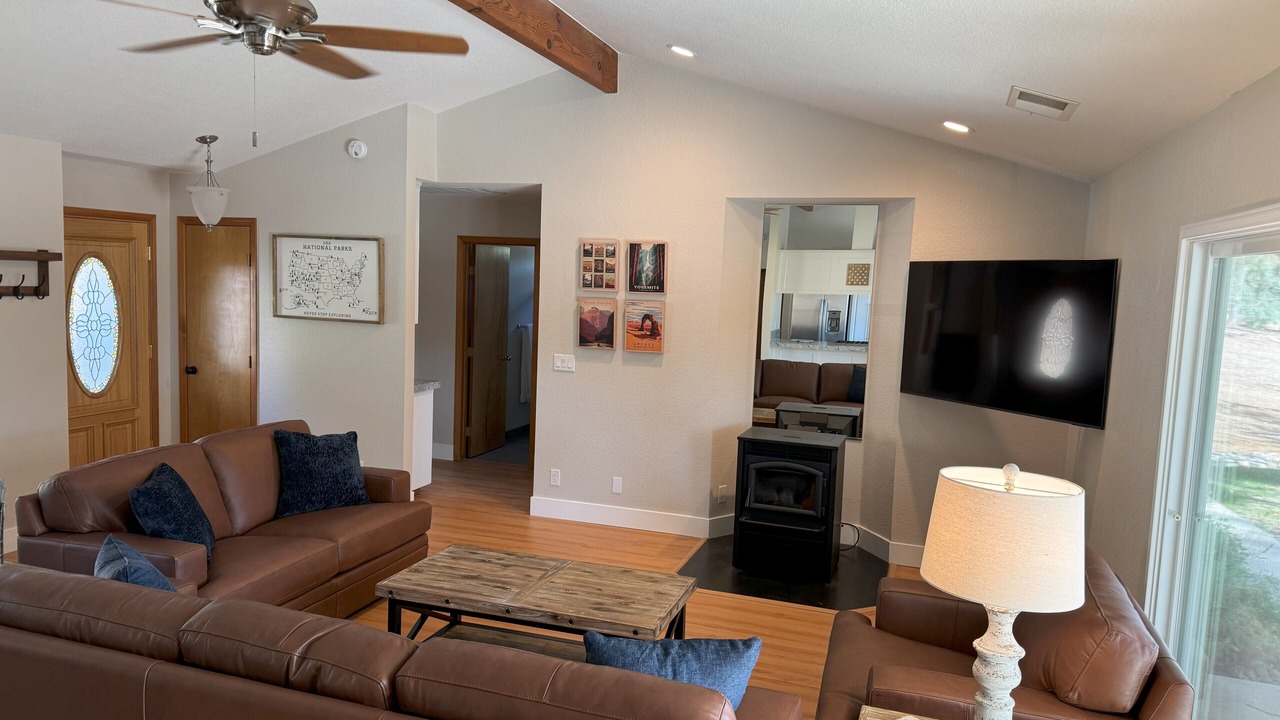 Photo of Livingroom in Exeter