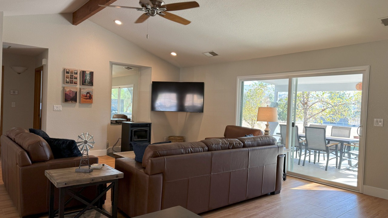Photo of Livingroom in Exeter