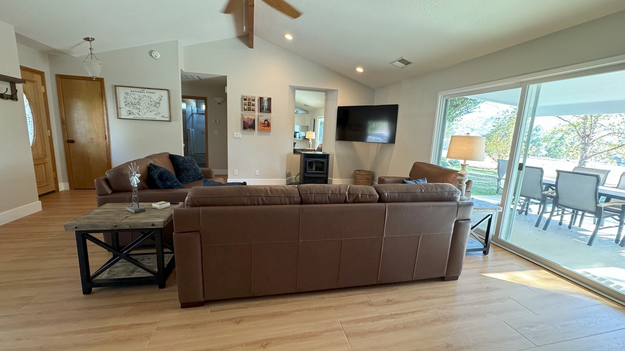 Photo of Livingroom in Exeter