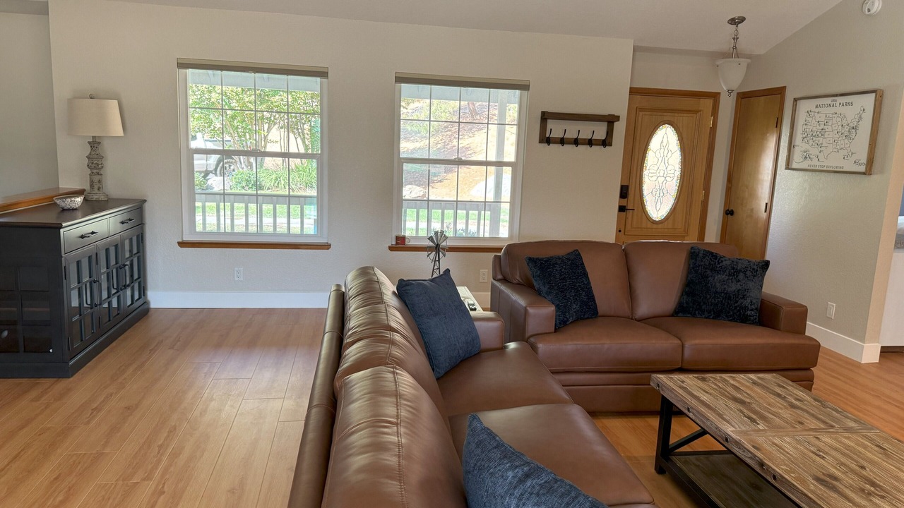 Photo of Livingroom in Exeter
