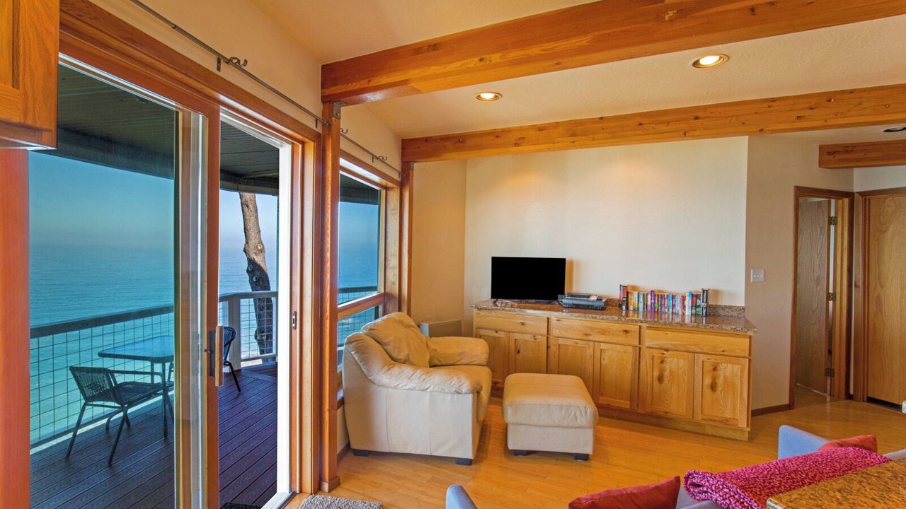 Photo of Livingroom in Shelter Cove