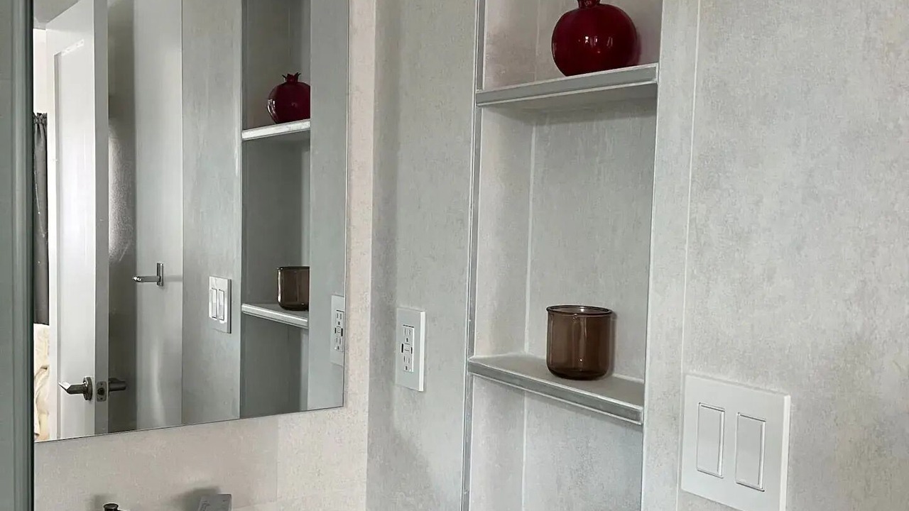 Photo of Bathroom in Lawndale