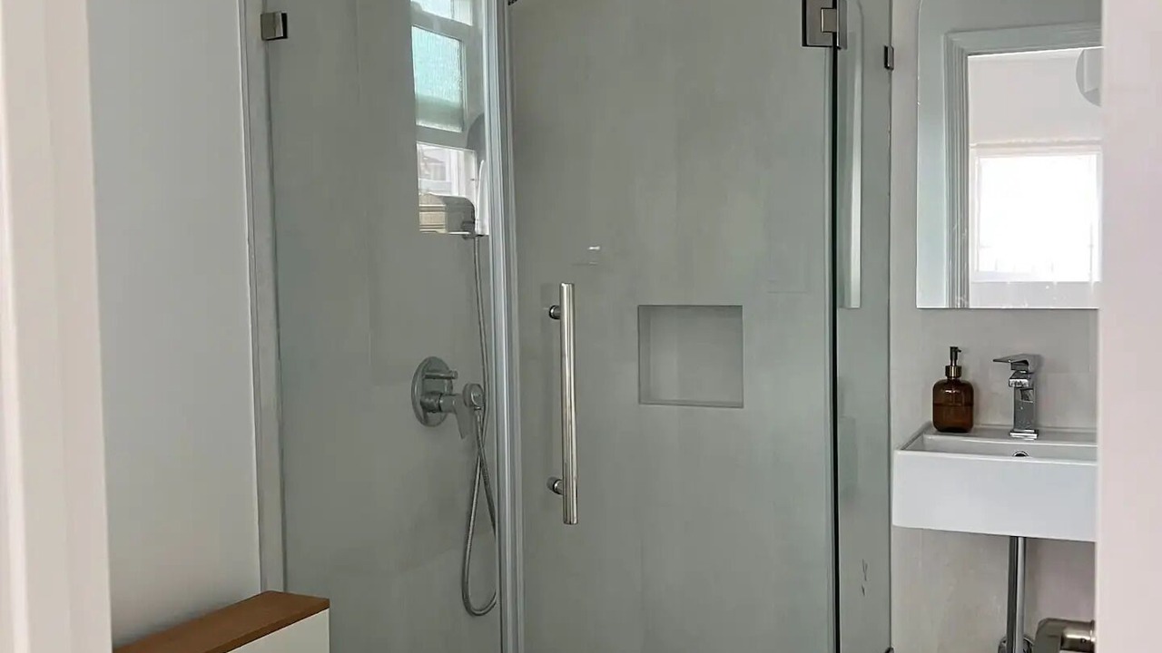 Photo of Bathroom in Lawndale