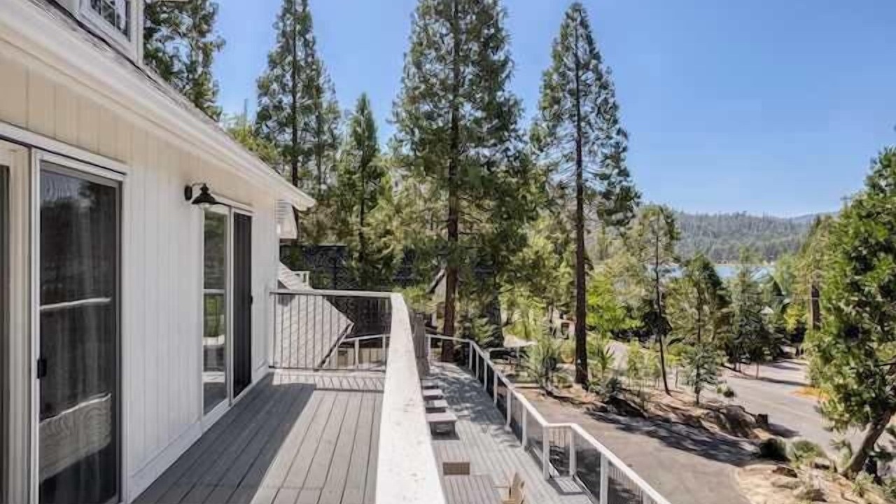 Photo of Patio Balcony in Bass Lake