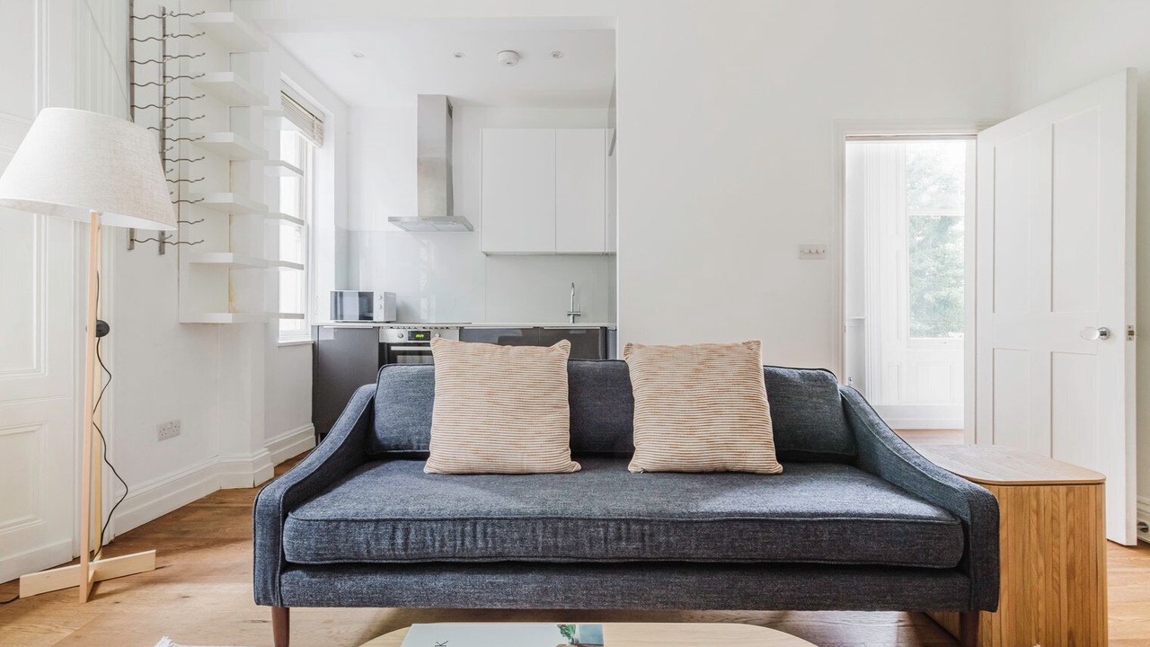 Photo of Livingroom in Earl's Court