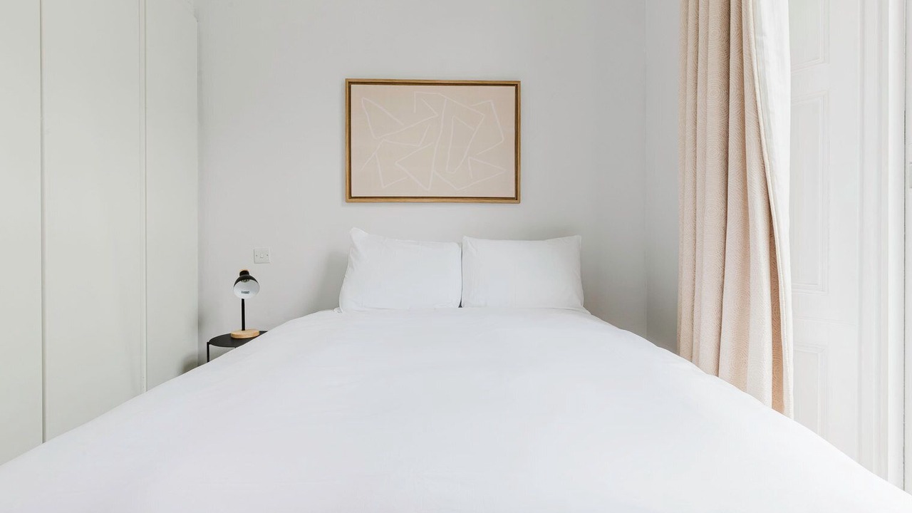 Photo of Bedroom in Earl's Court