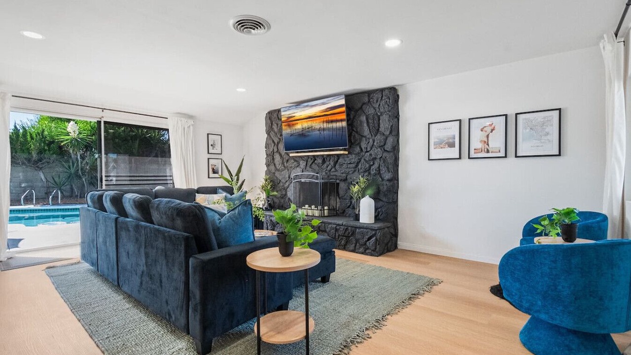 Photo of Livingroom in Clairemont