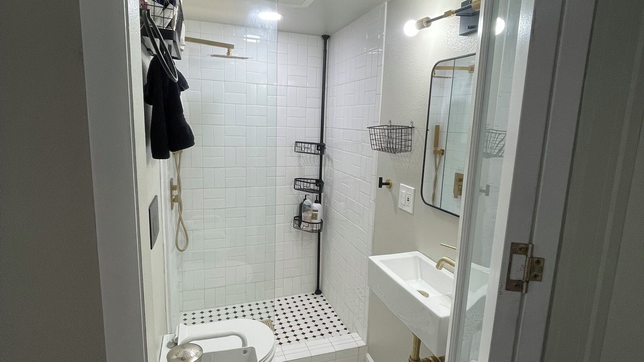 Photo of Bathroom in Panorama City