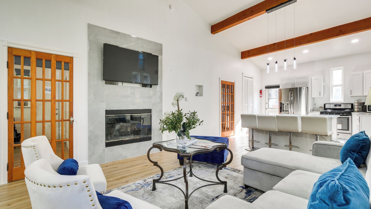 Photo of Livingroom in Arrowhead Villas