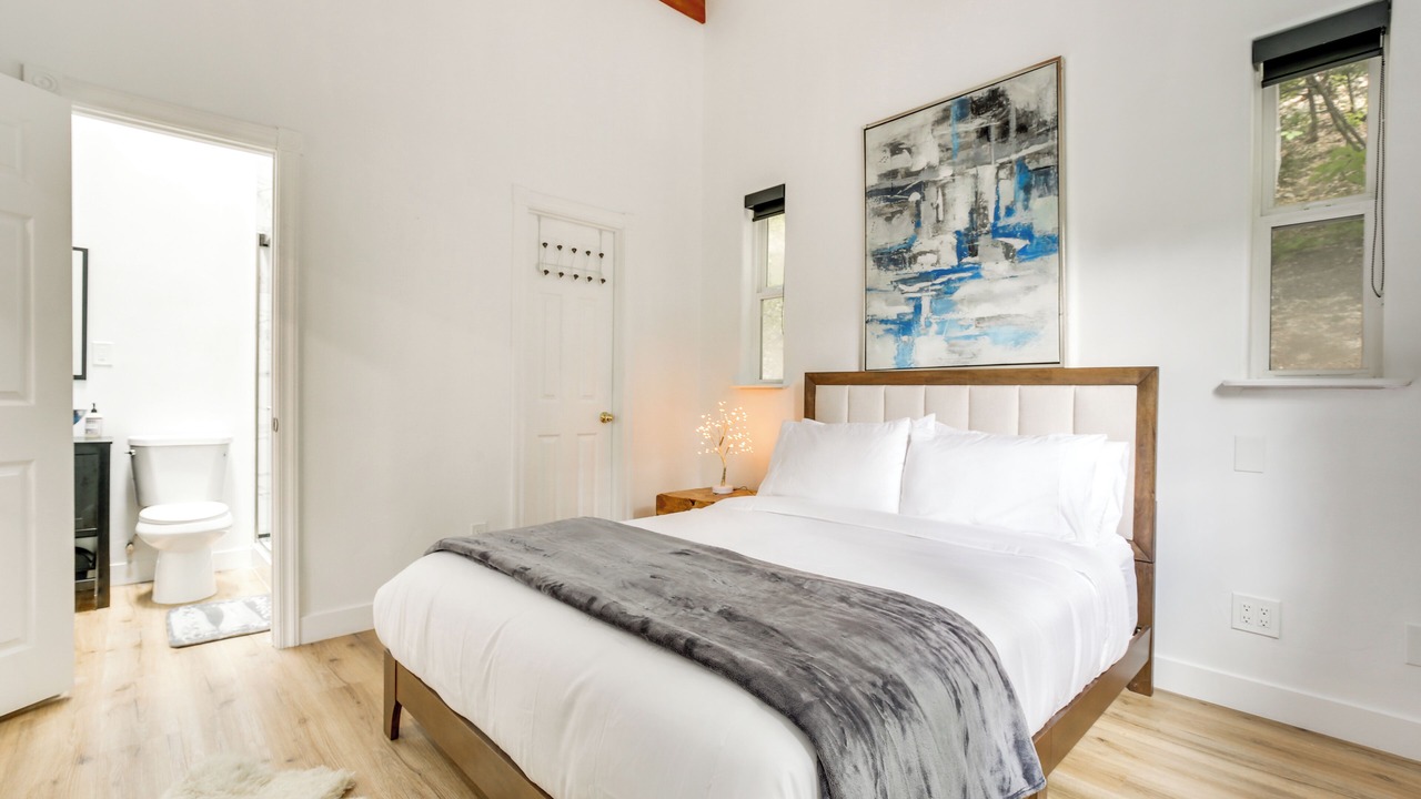 Photo of Bedroom in Arrowhead Villas