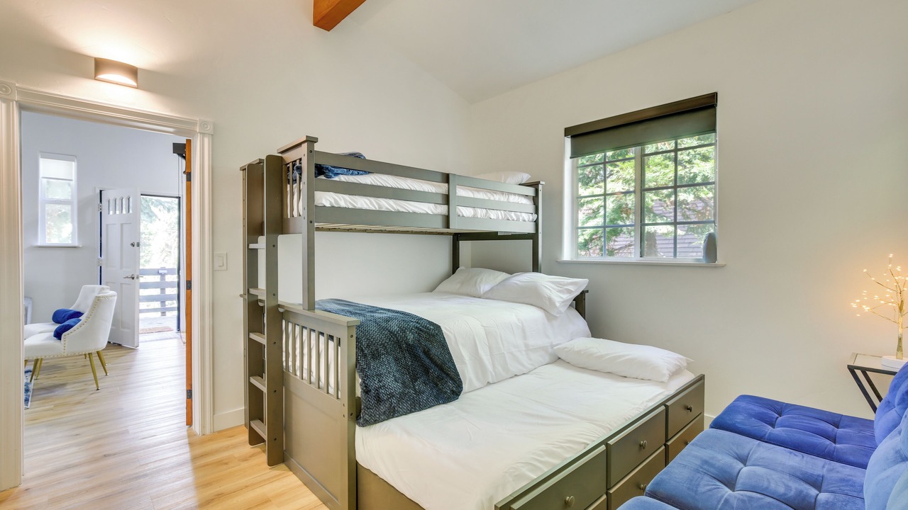 Photo of Bedroom in Arrowhead Villas