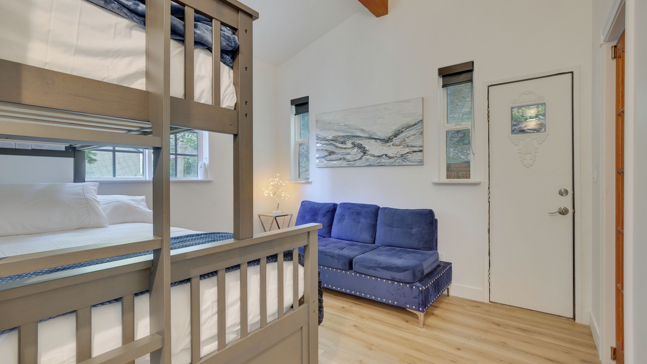 Photo of Bedroom in Arrowhead Villas