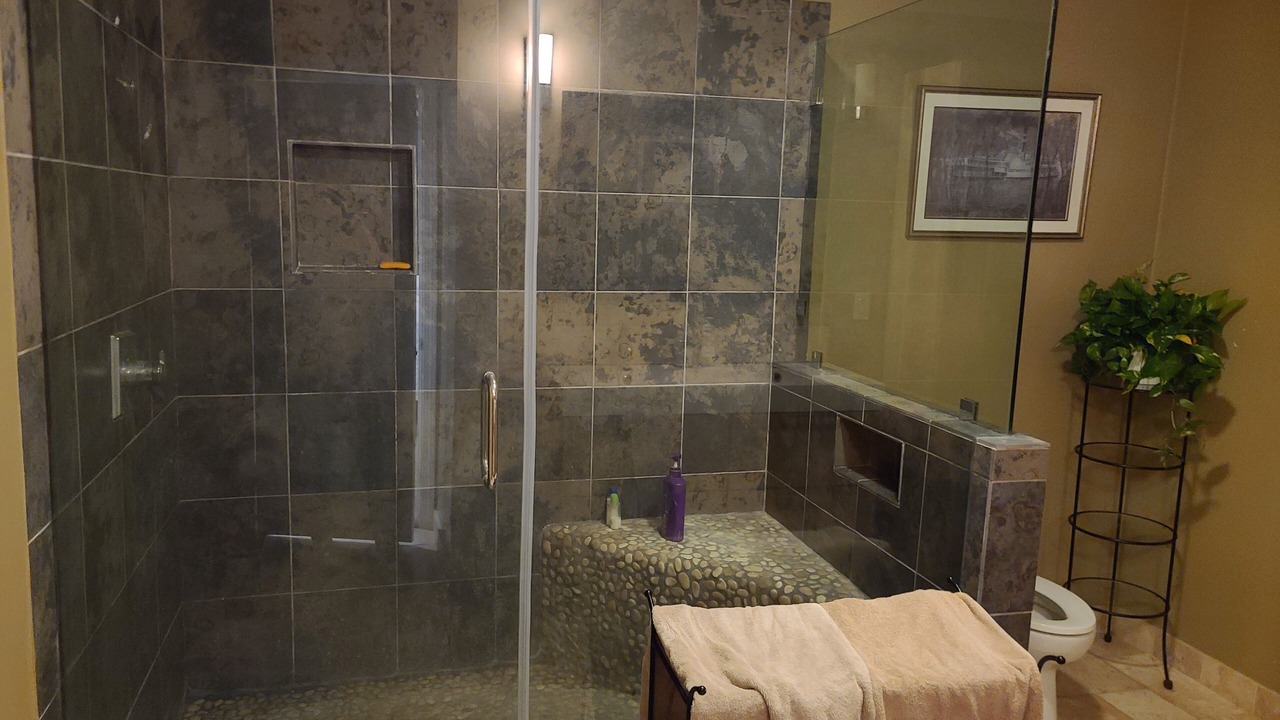 Photo of Bathroom in Ladera Heights
