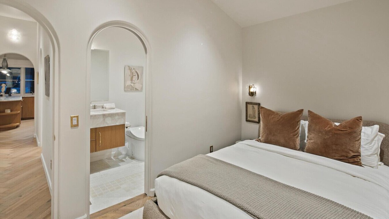 Photo of Bedroom in Olde Solana Beach
