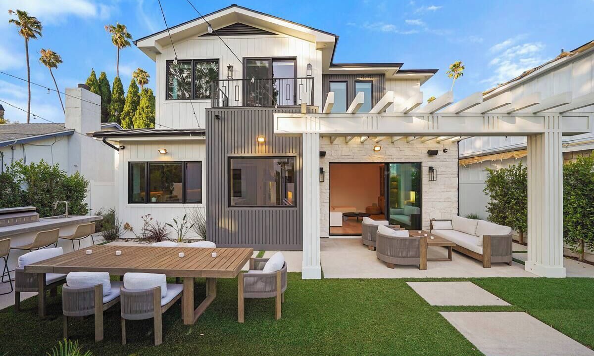 Photo of Outdoor in Sawtelle